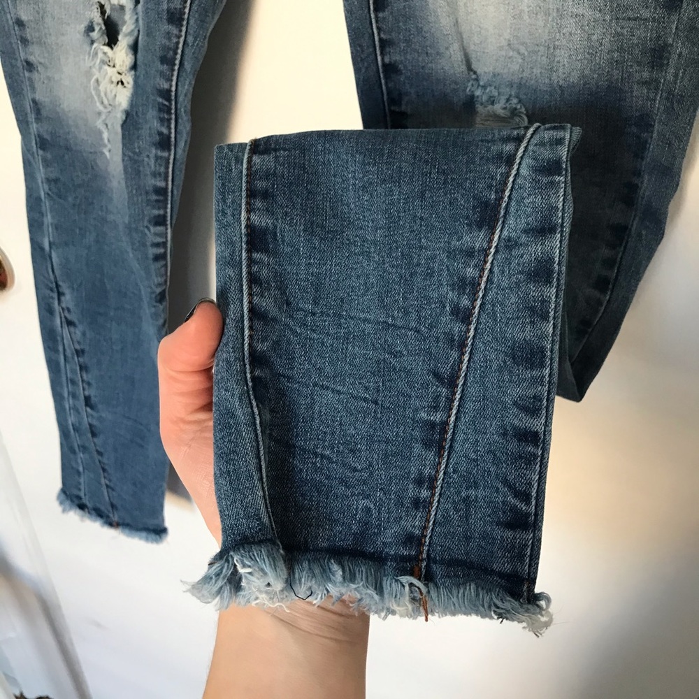 EightyTwo Distressed Jeans - Picture 8 of 8